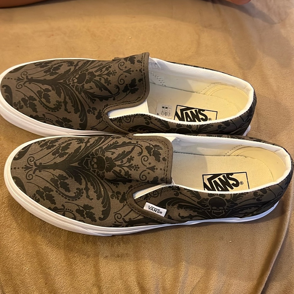 Brand new vans scull